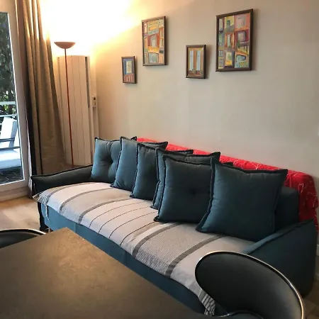 Comfortable @ Paris La Defense *